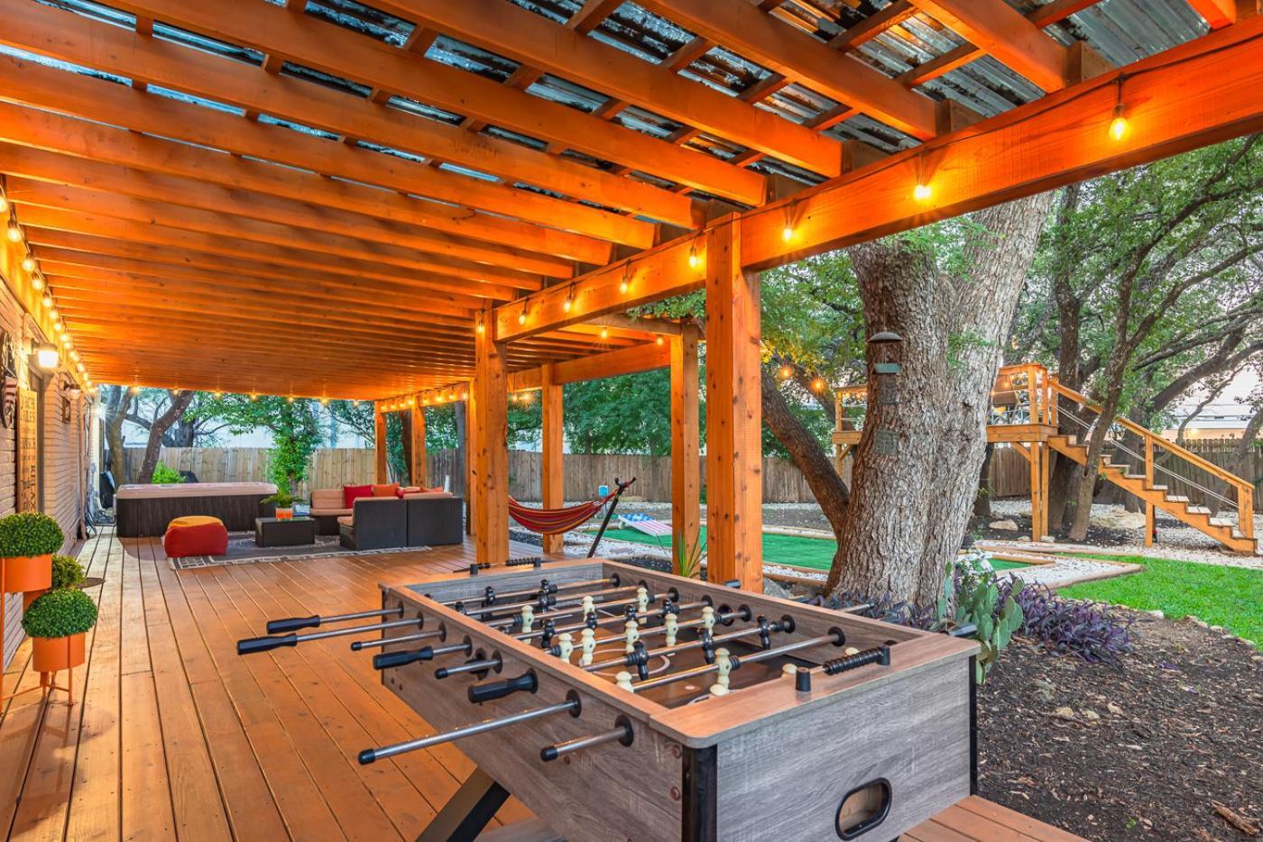 Luxurious Home With Hot Tub & Tree Deck By 6Flags Σαν Αντόνιο Εξωτερικό φωτογραφία