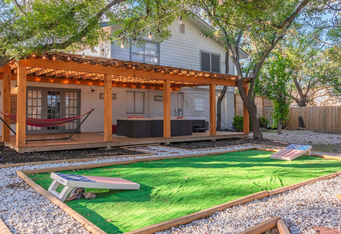 Luxurious Home With Hot Tub & Tree Deck By 6Flags Σαν Αντόνιο Εξωτερικό φωτογραφία