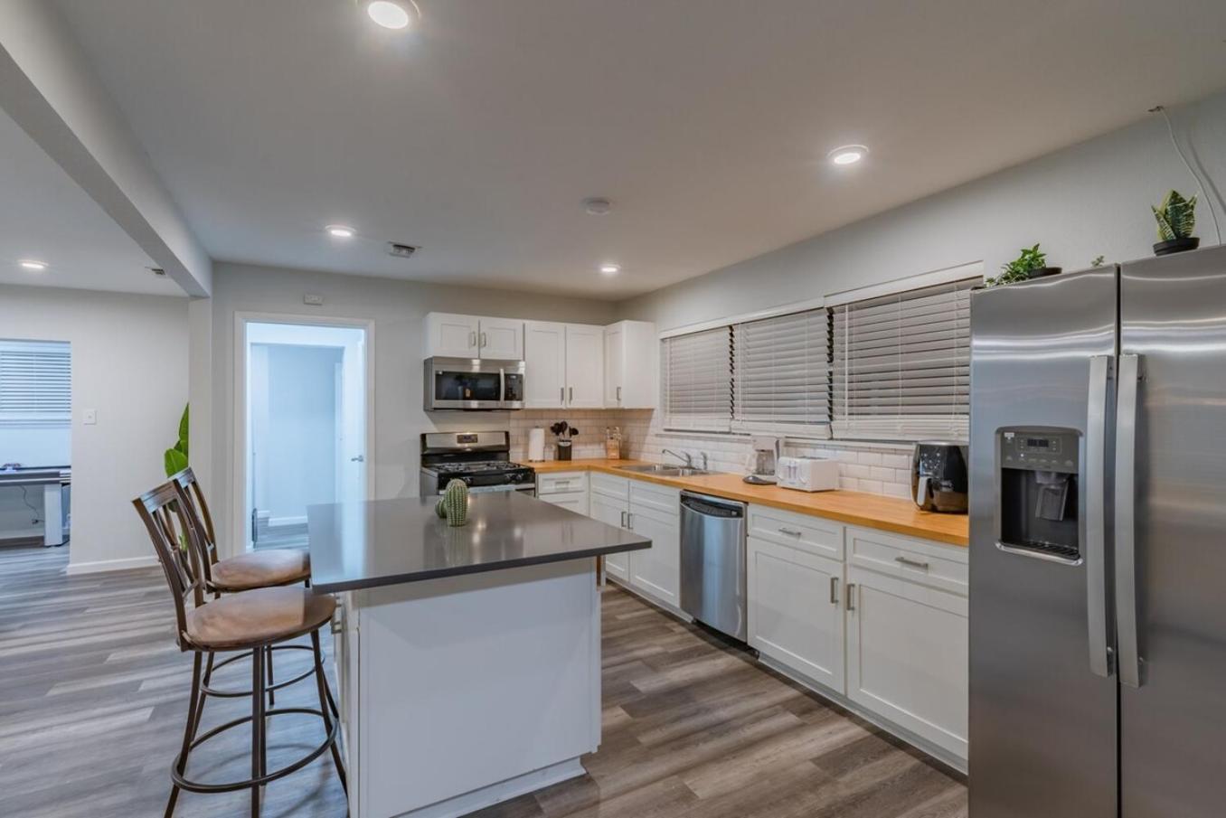 Luxurious Home With Hot Tub & Tree Deck By 6Flags Σαν Αντόνιο Εξωτερικό φωτογραφία