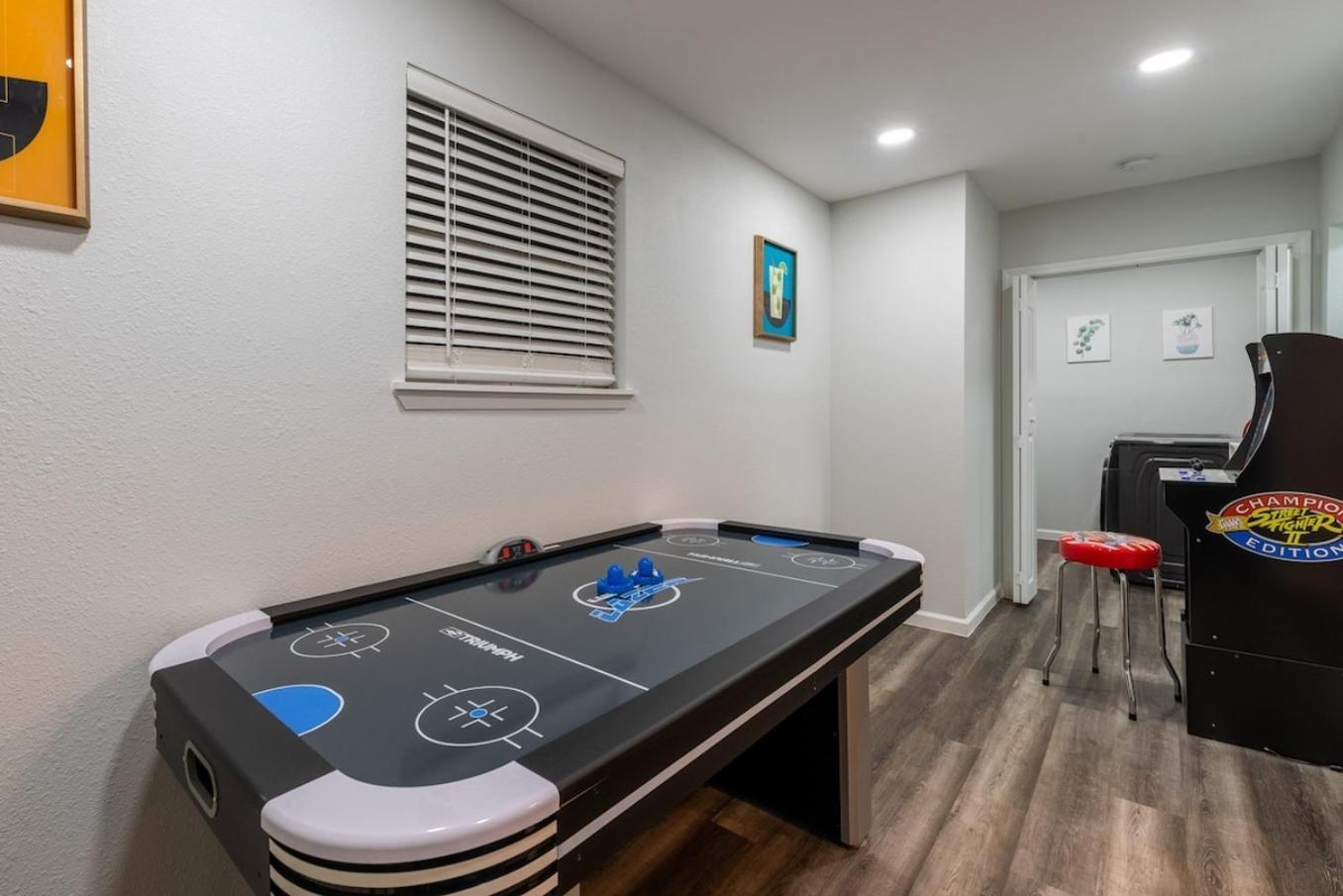 Luxurious Home With Hot Tub & Tree Deck By 6Flags Σαν Αντόνιο Εξωτερικό φωτογραφία