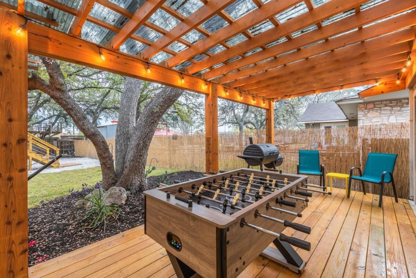 Luxurious Home With Hot Tub & Tree Deck By 6Flags Σαν Αντόνιο Εξωτερικό φωτογραφία
