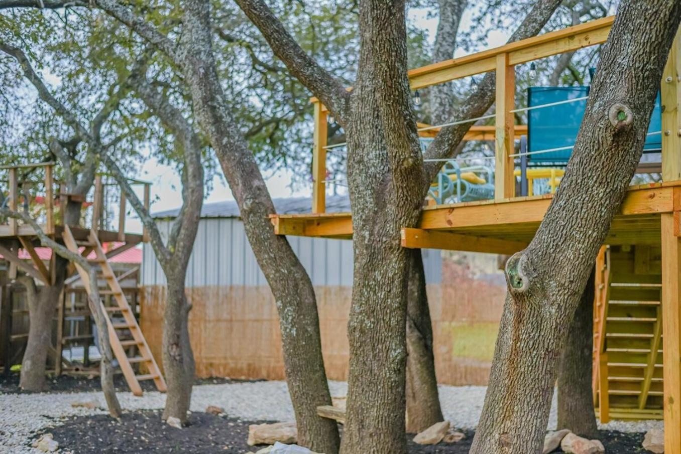 Luxurious Home With Hot Tub & Tree Deck By 6Flags Σαν Αντόνιο Εξωτερικό φωτογραφία