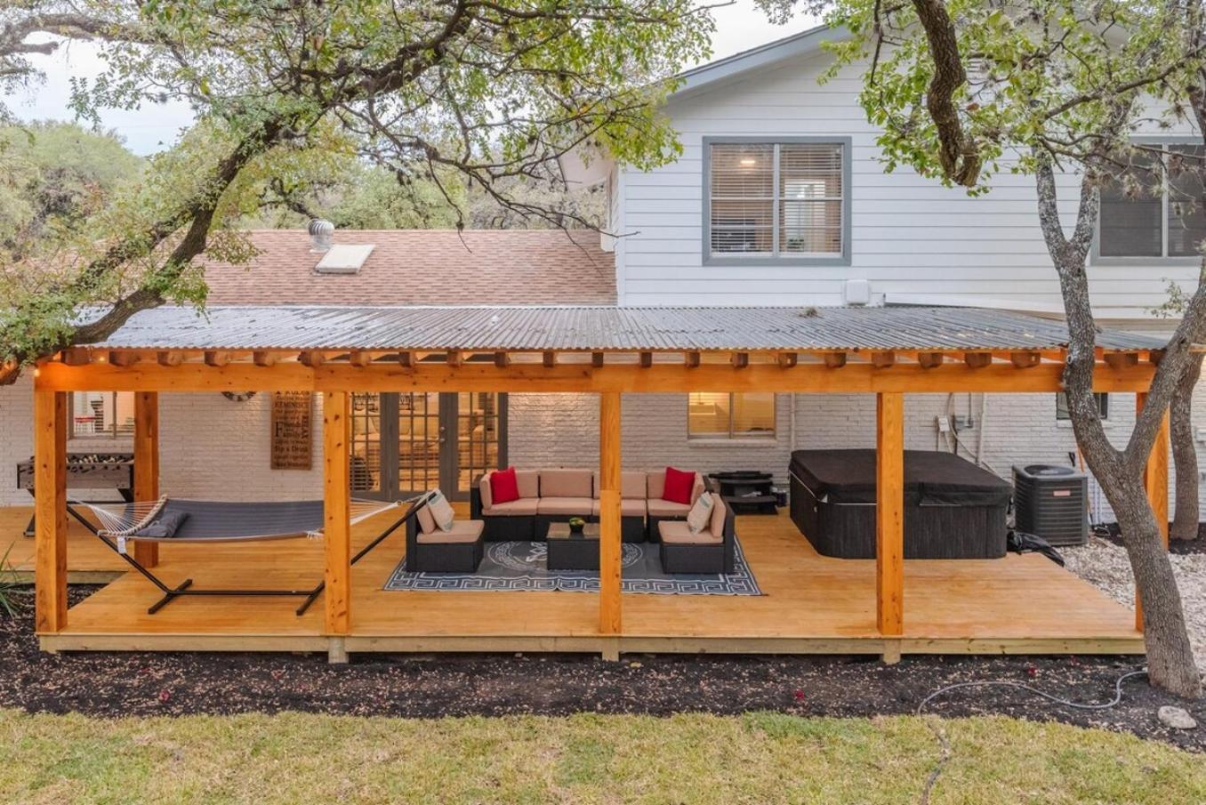 Luxurious Home With Hot Tub & Tree Deck By 6Flags Σαν Αντόνιο Εξωτερικό φωτογραφία