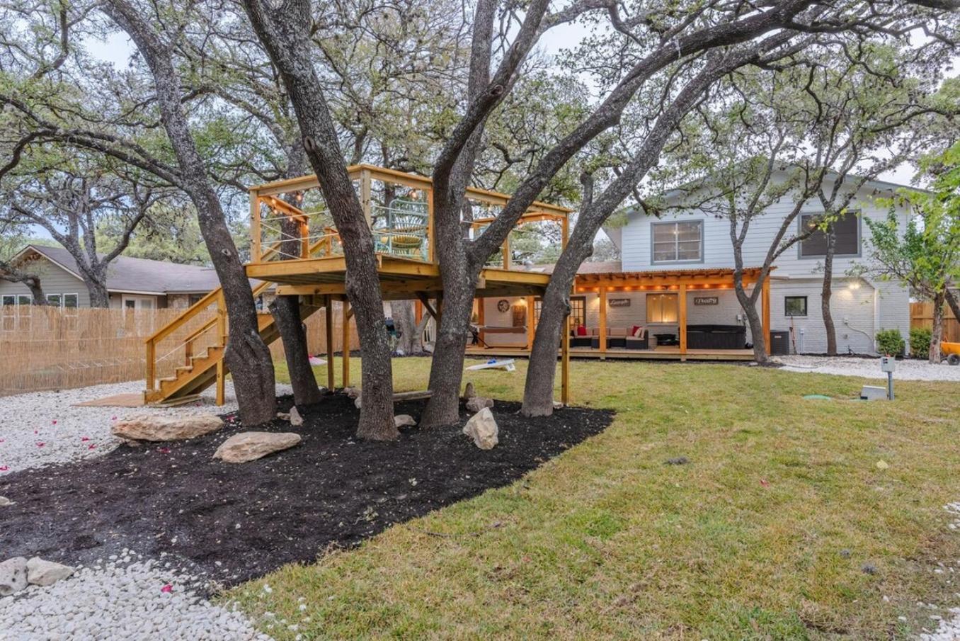 Luxurious Home With Hot Tub & Tree Deck By 6Flags Σαν Αντόνιο Εξωτερικό φωτογραφία